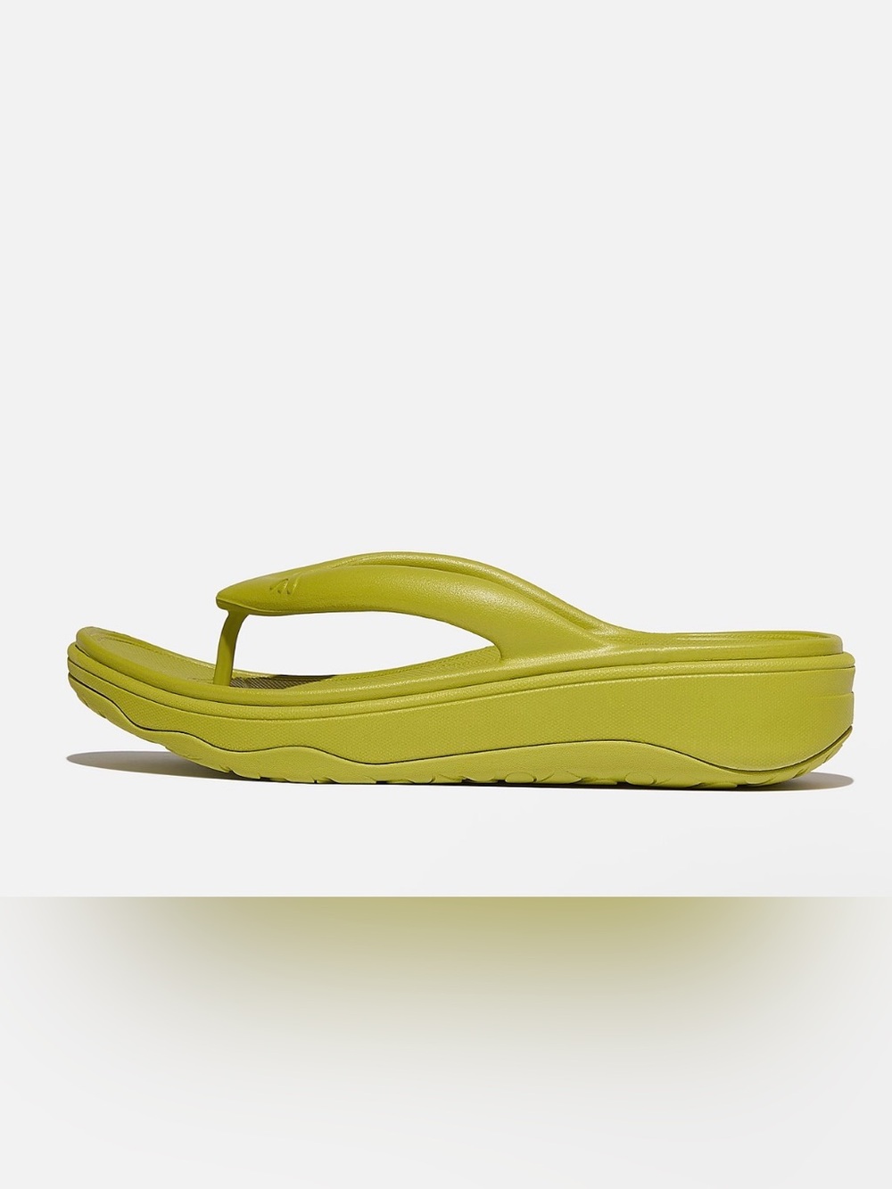 FITFLOP RELIEFF Metallic Recovery Toe-Post lemongrass Sandals Size 8 - Picture 4 of 11